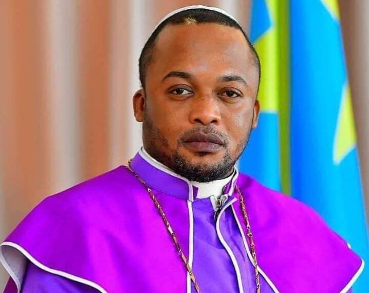 Dodo Kamba démissionne de son poste de Président de l’Eglise de réveil du Congo.