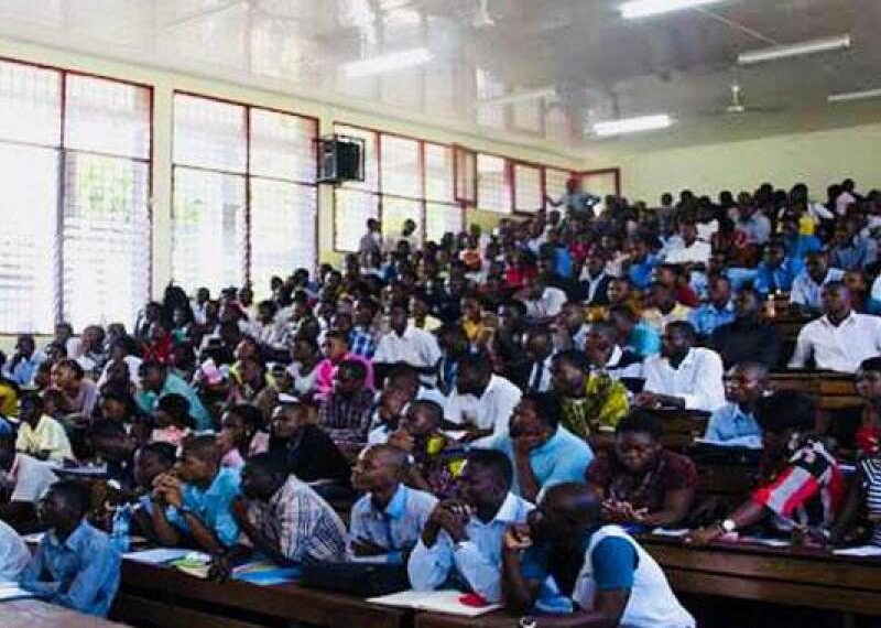 l’UNESCO et le ministère de l’ESU s’emploient à mettre en œuvre les enseignements ouverts à distance…