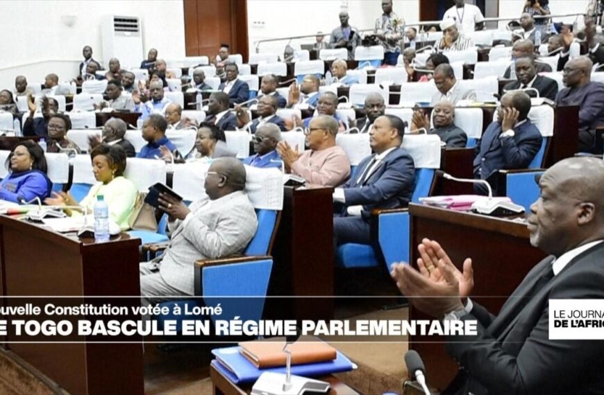 Le Togo adopte un nouveau régime parlementaire : Analyse et réactions.