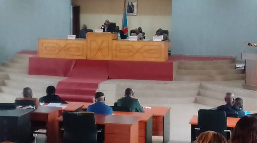 Constitution des groupes parlementaires et commissions permanentes à l’Assemblée provinciale du Kwango :…