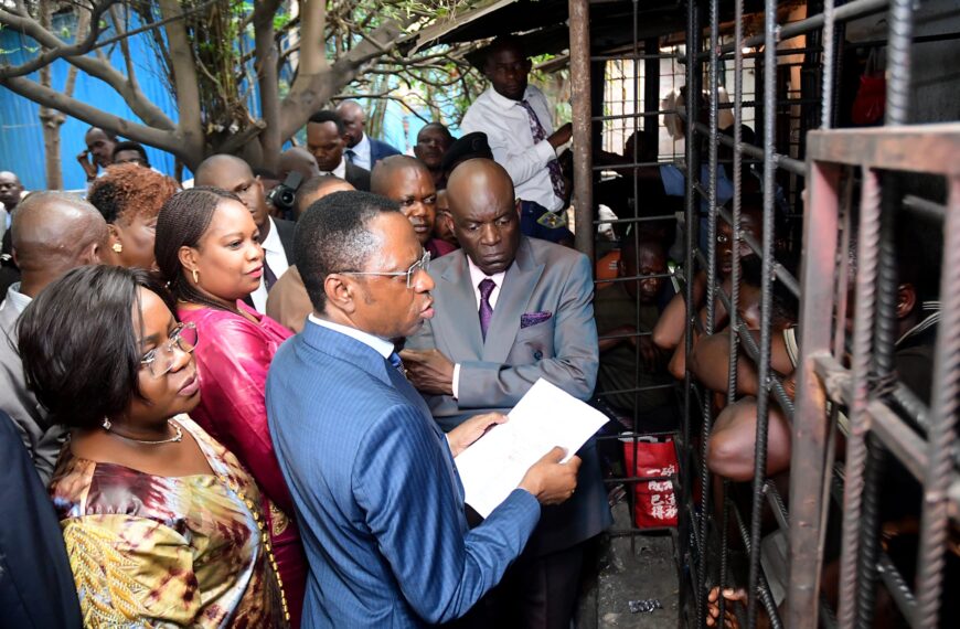 Visite de terrain du Premier Président de la Cour de Cassation dans les tribunaux pour…