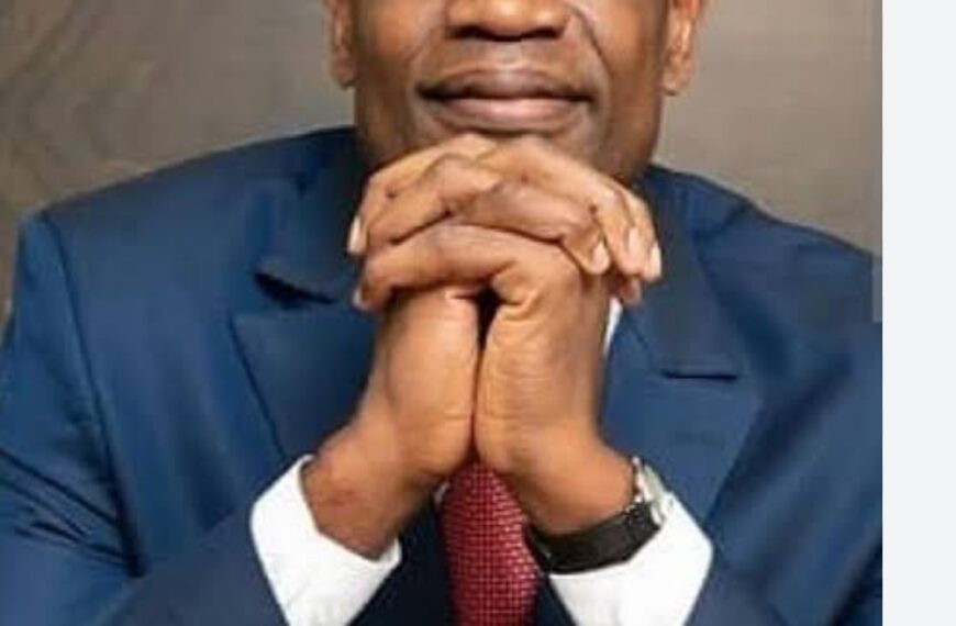 Mutombo Dikembe : Les hommages de figures internationales : Tshisekedi, Obama, Clinton et autres,  à une légende du basketball et de l’humanitaire.