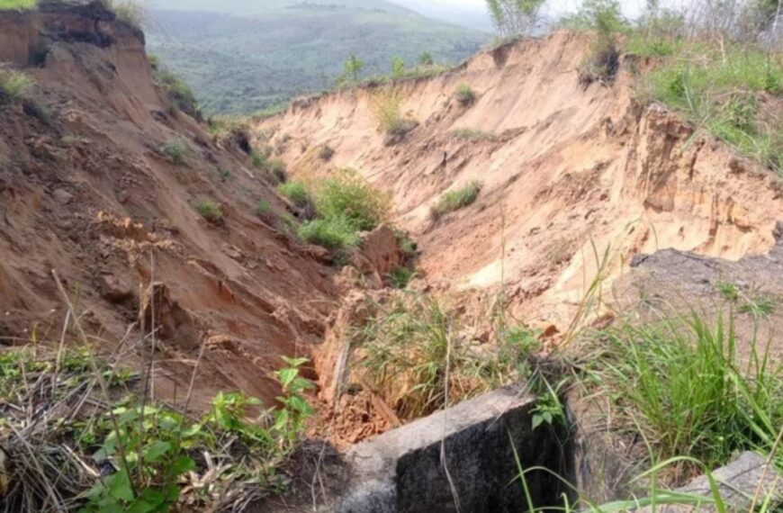 Urgence au Kwango : Une érosion menace de couper la principale voie de communication entre Kinshasa et trois provinces.