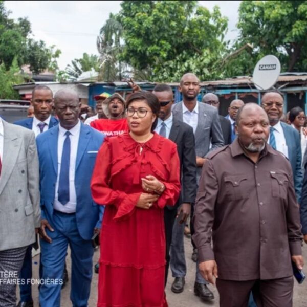 Kinshasa : visite surprise d’Acacia Bandubola à l’école du cadastre…