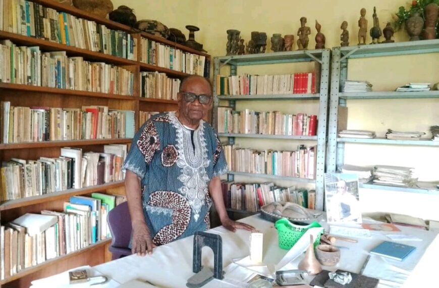 Valentin Kimoni Iyayi : Une vie dédiée à la formation de la jeunesse congolaise immortalisée dans un livre.